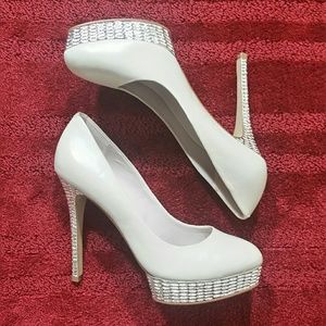 NWOT Vince Camuto Leather Heels